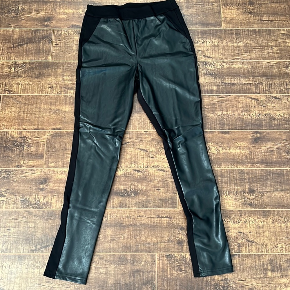 Faux leather legging